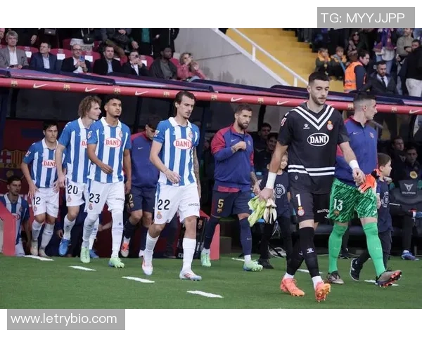 圣彼得堡泽尼特迎战加索维卡争夺联赛关键三分的精彩对决 圣彼得堡泽尼特迎战加索维卡争夺联赛关键三分的精彩对决