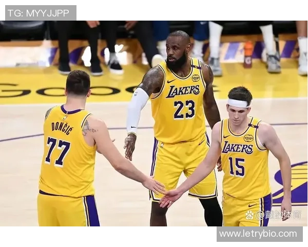 开拓者与湖人季后赛对决战绩如何揭晓双方历史交锋的精彩瞬间与数据分析 开拓者与湖人季后赛对决战绩如何揭晓双方历史交锋的精彩瞬间与数据分析