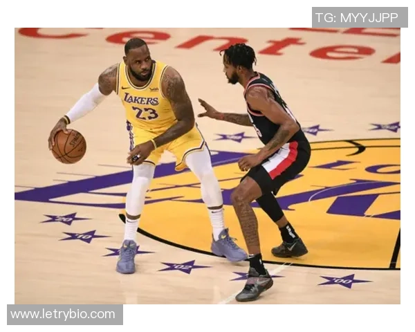 湖人对决开拓者精彩全场录像回顾11月15日比赛亮点分析